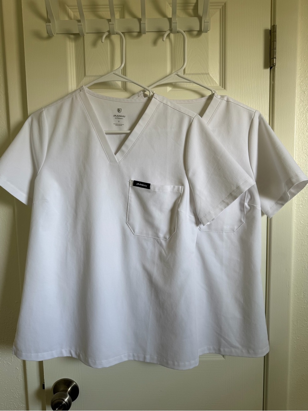 Jaanuu White V‑Neck Pocket Scrub Tops (Bundle of 2)